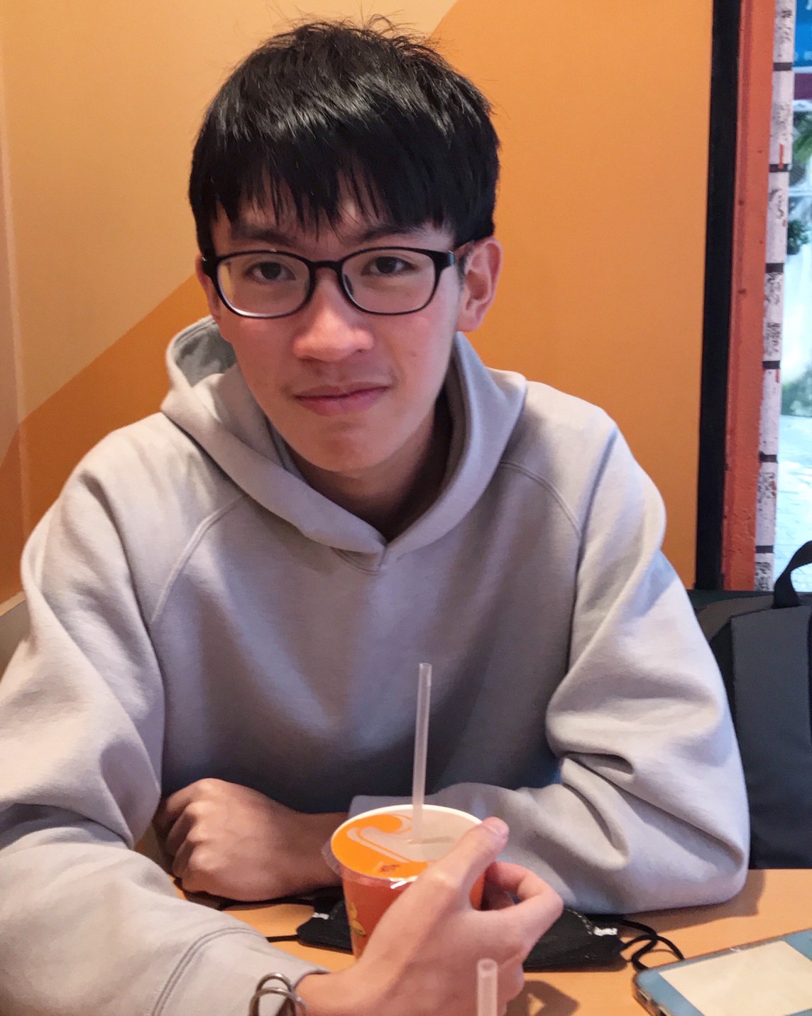 Yi-Long Chen照片